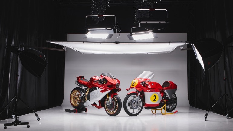 Η MV Agusta εντυπωσιάζει σε εκδήλωση αυτοκινήτου